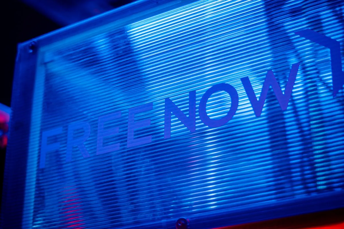 Fluxo de indexação ativa via IndexNow notificando buscadores em tempo real